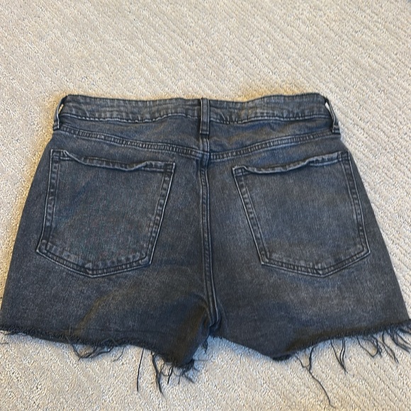 NWOT Old Navy Black High Rise OG Straight Cutoffs 12 - Picture 2 of 3